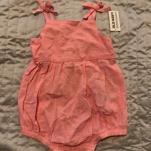 Old Navy Baby Girl Coral Bubble Romper with Bow Straps 6-12 months NWT